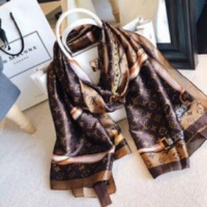 Luis Vuitton Monogram Shawl Scarf